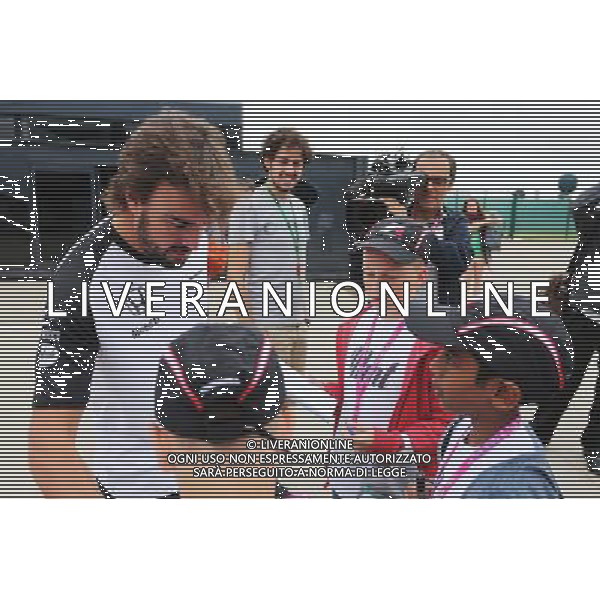 Fernando Alonso (ESP) McLaren signs autographs for F1 in Schools Children. 02.07.2015. Formula 1 World Championship, Rd 9, British Grand Prix, Silverstone, England, Preparation Day. /AGENZIA ALDO LIVERANI Sas - ITALY ONLY - EDITORIAL USE ONLY - Gp F1 inghilterra