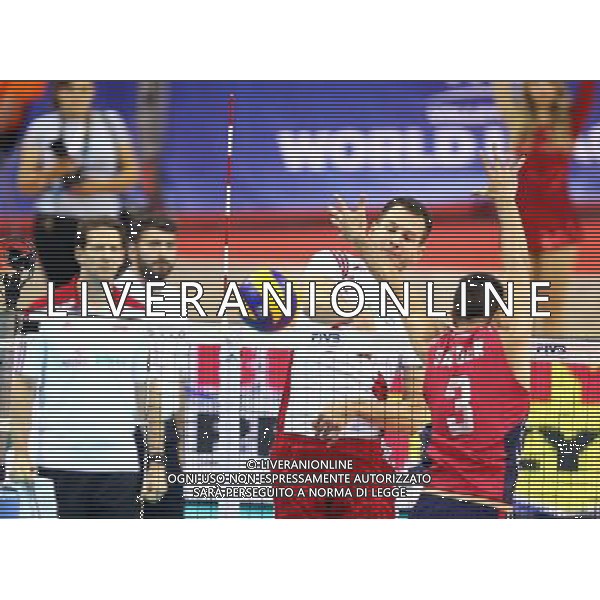 KRAKOW , POLSKA TAURON ARENA 03.07.2015 SIATKOWKA MEZCZYZNI FIVB LIGA SWIATOWA 2015 RUNDA INTERKONTYNENTALNA GRUPA B POLSKA - USA NZ BARTOSZ KUREK ( POLSKA ) TAYLOR SANDER ( USA ) FOT MICHAL NOWAK / NEWSPIX.PL KRAKOW , POLAND TAURON ARENA 03.07.2015 VOLLEYBALL MEN 2015 FIVB WORLD LEAGUE INTERCONTINENTAL ROUND POOL B POLAND - USA BARTOSZ KUREK ( POLSKA ) TAYLOR SANDER ( USA ) MICHAL NOWAK / NEWSPIX.PL --- Newspix.pl AG ALDO LIVERANI SAS ONLY ITALY *** Local Caption *** www.newspix.pl mail us: info@newspix.pl call us: 0048 022 23 22 222 --- Polish Picture Agency by Ringier Axel Springer Poland