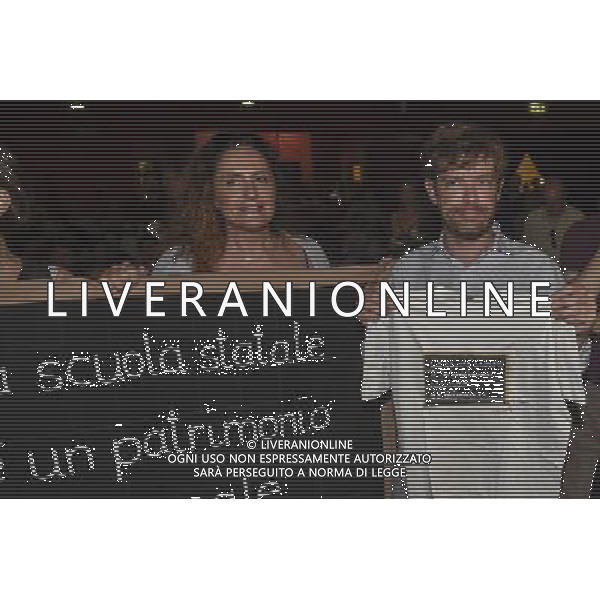 Roma - 04/07/2015 - Teatro Palladium - Scuola Lavoro Democrazia Futuro a Sinistra - nella foto: Pippo Civati con alcuni docenti in difesa della scuola / Ph. Fabrizio Corradetti - Ag. Aldo Liverani Sas