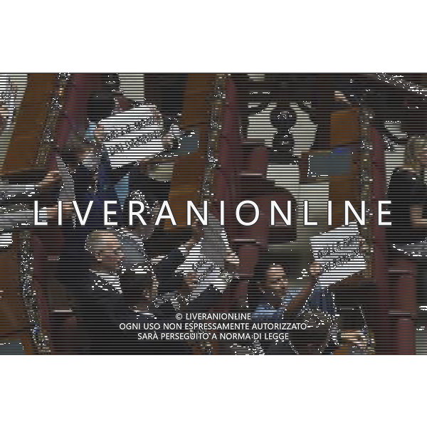 Roma - 09/07/2015 - Montecitorio - Voto finale sul disegno di legge di riforma della scuola - nella foto: Proteste dei deputati della Lega Nord con i cartelli con scritto Giu\' le mani dai bambini / Ph. Fabrizio Corradetti - Ag. Aldo Liverani Sas