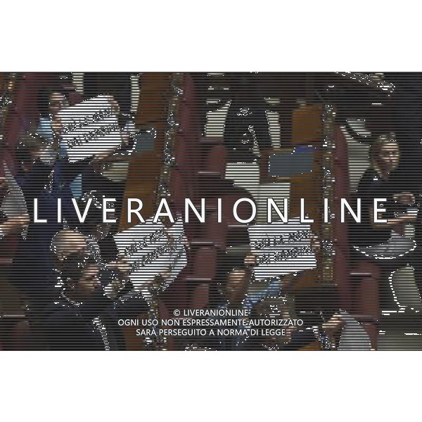 Roma - 09/07/2015 - Montecitorio - Voto finale sul disegno di legge di riforma della scuola - nella foto: Proteste dei deputati della Lega Nord con i cartelli con scritto Giu\' le mani dai bambini / Ph. Fabrizio Corradetti - Ag. Aldo Liverani Sas