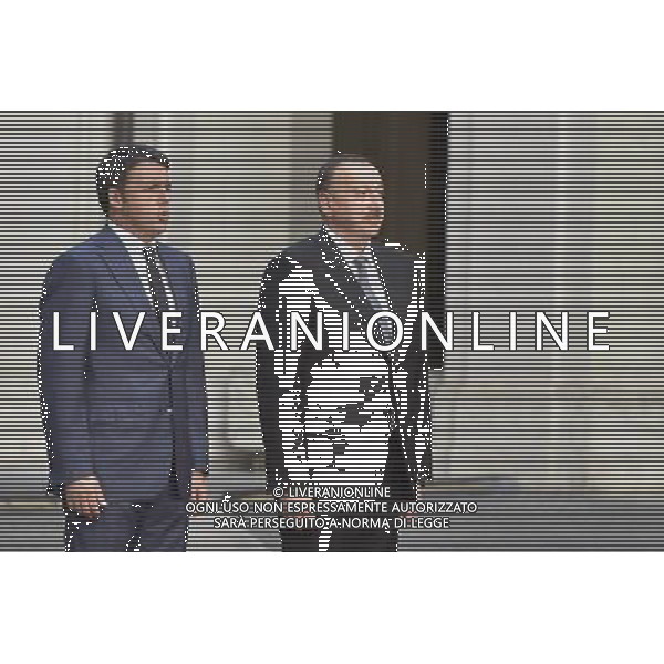 Roma - 09/07/2015 - Palazzo Chigi - Il Presidente del Consiglio Matteo Renzi incontra il Presidente della Repubblica dell\'Azerbaijan Ilham Aliyev - nella foto: Matteo Renzi canta l\'inno al fianco del Presidente Ilham Aliyev / Ph. Fabrizio Corradetti - Ag. Aldo Liverani Sas