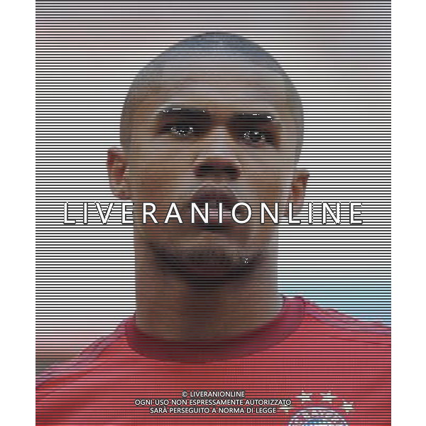 firo Fu§ball,Fussball, 11.07.2015 1. Bundesliga Saison 2015/2016 Team Presentation, TeamprŠsentation, FC Bayern MŸnchen, Muenchen, FCB, Portrait, Douglas Costa, Bayern, $worldrightsEs gelten unsere AGB, einsehbar auf www.firosportphoto.de copyright by firo sportphoto: Coesfelder Str.207 48249 DŸlmen www.firosportphoto.de mail@firosportphoto.de (V o l k s b a n k B o c h u m - W i t t e n ) BLZ.: 430 601 29 Kt. Nr.: 341 117 100 Tel:Ê 02594 - 9916004 Fax:Ê02594 - 9916005 AG ALDO LIVERANI SAS ONLY ITALY