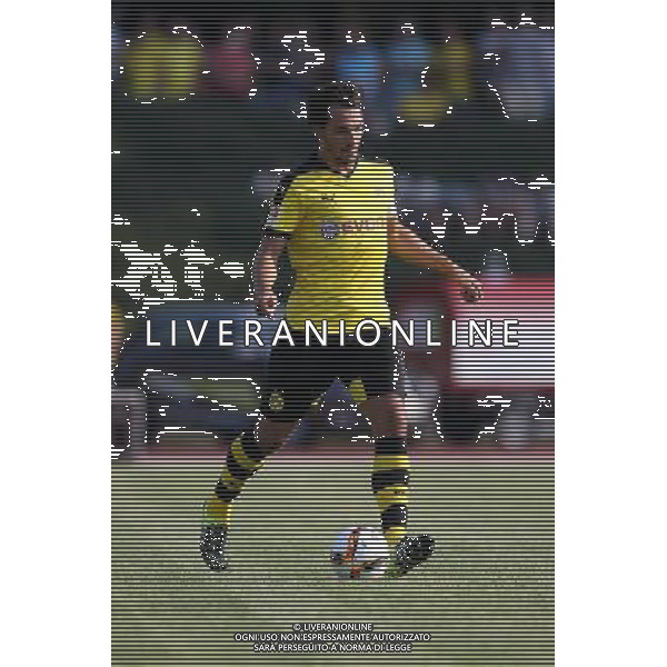 Fu§ball, firo : 03.07.2015 1.BL, 1.Bundesliga, Saison 2015/2016, BVB, Borussia Dortmund, Testspiel, VfL Rhede Einzelaktion, Mats HUMMELS, BVB Borussia Dortmund, ganze Figur, $worldrightsEs gelten unsere AGB, einsehbar auf www.firosportphoto.de, copyright by firo sportphoto: Coesfelder Str. 207 D-48249 DŸlmen www.firosportphoto.de mail@firosportphoto.de (V o l k s b a n k B o c h u m - W i t t e n ) BLZ.: 430 601 29 Kt. Nr.: 341 117 100 Tel:Ê +49-2594-9916004 Fax:Ê+49-2594-9916005 AG ALDO LIVERANI SAS ONLY ITALY