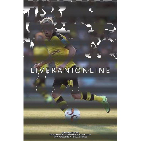 Fu§ball, firo : 03.07.2015 1.BL, 1.Bundesliga, Saison 2015/2016, BVB, Borussia Dortmund, Testspiel, VfL Rhede Einzelaktion, Kevin KAMPL, BVB Borussia Dortmund, ganze Figur, $worldrightsEs gelten unsere AGB, einsehbar auf www.firosportphoto.de, copyright by firo sportphoto: Coesfelder Str. 207 D-48249 DŸlmen www.firosportphoto.de mail@firosportphoto.de (V o l k s b a n k B o c h u m - W i t t e n ) BLZ.: 430 601 29 Kt. Nr.: 341 117 100 Tel:Ê +49-2594-9916004 Fax:Ê+49-2594-9916005 AG ALDO LIVERANI SAS ONLY ITALY