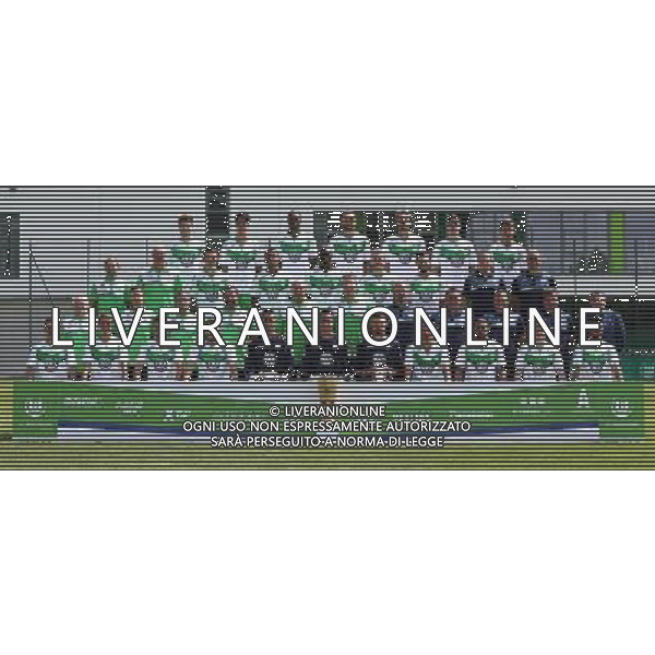 firo Fu§ball,Fussball, 16.07.2015 1. Bundesliga Saison 2015/2016 VFL Wolfsburg Fototermin Mannschaftsfoto 4. Reihe von links. Robin Knoche, Timm Klose, Naldo, Bas Dost, Nicklas Bendtner, Felipe Lopes, Paul Seguin 3. Reihe von links: Nils Scholz, Heribert RŸttger, Ivan Perisic, Luiz Gustavo, Josuha Guilavogui, Andre SchŸrrle, Daniel Caligiuri, Oliver Mutschler, Felix Sunkel, 2. Reihe von links. Dr. GŸnter Pfeiler, Dr. Gunter Wilhelm, Michele Putaro, Alexander Steinbrenner, Jšrg Drill, Manfred Kro§, Andreas Hilfiker, Ton Lokhoff, Dirk Bremser, Dieter Hecking, Klaus Allofs 1. Reihe von links: Sebastian Jung, Max Kruse, Christian TrŠsch, Aaron Hunt, Koen Casteels, Diego Benaglio, Max GrŸn, Marcel SchŠfer, Ricardo Rodriguez, Kevin De Bruyne, Vieirinha $worldrightsEs gelten unsere AGB, einsehbar auf www.firosportphoto.de copyright by firo sportphoto: Coesfelder Str. 207 D- 48249 DŸlmen www.firosportphoto.de mail@firosportphoto.de (V o l k s b a n k B o c h u m - W i t t e n ) BLZ.: 430 601 29 Kt. Nr.: 341 117 100 Tel: +49-2594 - 9916004 Fax: +49-2594 - 9916005 AG ALDO LIVERANI SAS ONLY ITALY