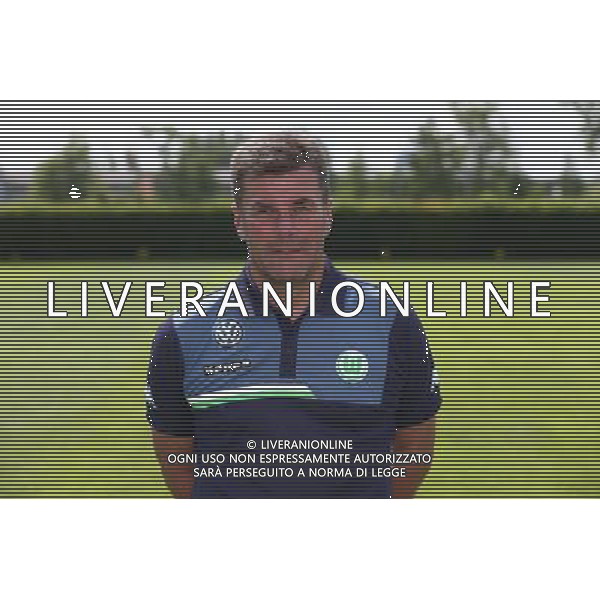 firo Fu§ball,Fussball, 16.07.2015 1. Bundesliga Saison 2015/2016 VFL Wolfsburg Fototermin Wolfsburg, Portrait, Trainer, Dieter Hecking $worldrightsEs gelten unsere AGB, einsehbar auf www.firosportphoto.de copyright by firo sportphoto: Coesfelder Str. 207 D- 48249 DŸlmen www.firosportphoto.de mail@firosportphoto.de (V o l k s b a n k B o c h u m - W i t t e n ) BLZ.: 430 601 29 Kt. Nr.: 341 117 100 Tel: +49-2594 - 9916004 Fax: +49-2594 - 9916005 AG ALDO LIVERANI SAS ONLY ITALY