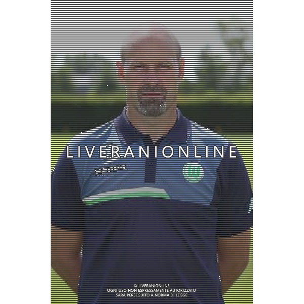 firo Fu§ball,Fussball, 16.07.2015 1. Bundesliga Saison 2015/2016 VFL Wolfsburg Fototermin Wolfsburg, Portrait, Co-Trainer, Andreas Hilfiker $worldrightsEs gelten unsere AGB, einsehbar auf www.firosportphoto.de copyright by firo sportphoto: Coesfelder Str. 207 D- 48249 DŸlmen www.firosportphoto.de mail@firosportphoto.de (V o l k s b a n k B o c h u m - W i t t e n ) BLZ.: 430 601 29 Kt. Nr.: 341 117 100 Tel: +49-2594 - 9916004 Fax: +49-2594 - 9916005 AG ALDO LIVERANI SAS ONLY ITALY