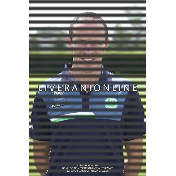 firo Fu§ball,Fussball, 16.07.2015 1. Bundesliga Saison 2015/2016 VFL Wolfsburg Fototermin Wolfsburg, Portrait, Co-Trainer, Oliver Mutschler $worldrightsEs gelten unsere AGB, einsehbar auf www.firosportphoto.de copyright by firo sportphoto: Coesfelder Str. 207 D- 48249 DŸlmen www.firosportphoto.de mail@firosportphoto.de (V o l k s b a n k B o c h u m - W i t t e n ) BLZ.: 430 601 29 Kt. Nr.: 341 117 100 Tel: +49-2594 - 9916004 Fax: +49-2594 - 9916005 AG ALDO LIVERANI SAS ONLY ITALY
