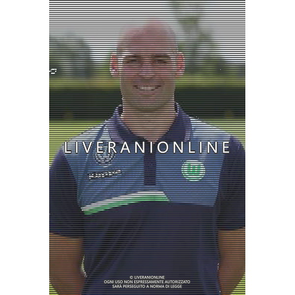 firo Fu§ball,Fussball, 16.07.2015 1. Bundesliga Saison 2015/2016 VFL Wolfsburg Fototermin Wolfsburg, Portrait, Co-Trainer, Felix Sunkel $worldrightsEs gelten unsere AGB, einsehbar auf www.firosportphoto.de copyright by firo sportphoto: Coesfelder Str. 207 D- 48249 DŸlmen www.firosportphoto.de mail@firosportphoto.de (V o l k s b a n k B o c h u m - W i t t e n ) BLZ.: 430 601 29 Kt. Nr.: 341 117 100 Tel: +49-2594 - 9916004 Fax: +49-2594 - 9916005 AG ALDO LIVERANI SAS ONLY ITALY
