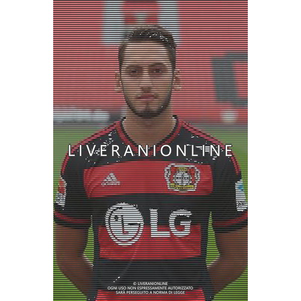 firo : 13.07.2015 Fu§ball, 1.Bundesliga,Saison 2015/2016 Bayer 04 Leverkusen, Fototermin, Portraittermin, Hakan CALHANOGLU, Portrait $worldrights,Es gelten unsere AGB, einsehbar auf www.firosportphoto.de, copyright by firo sportphoto: Coesfelder Str. 207 D-48249 DŸlmen www.firosportphoto.de mail@firosportphoto.de (V o l k s b a n k B o c h u m - W i t t e n ) BLZ.: 430 601 29 Kt. Nr.: 341 117 100 Tel:Ê +49-2594-9916004 Fax:Ê+49-2594-9916005 AG ALDO LIVERANI SAS ONLY ITALY