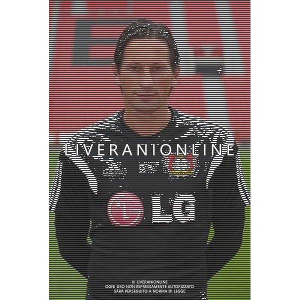 firo : 13.07.2015 Fu§ball, 1.Bundesliga,Saison 2015/2016 Bayer 04 Leverkusen, Fototermin, Portraittermin, Trainer Roger SCHMIDT, Portrait $worldrights,Es gelten unsere AGB, einsehbar auf www.firosportphoto.de, copyright by firo sportphoto: Coesfelder Str. 207 D-48249 DŸlmen www.firosportphoto.de mail@firosportphoto.de (V o l k s b a n k B o c h u m - W i t t e n ) BLZ.: 430 601 29 Kt. Nr.: 341 117 100 Tel:Ê +49-2594-9916004 Fax:Ê+49-2594-9916005 AG ALDO LIVERANI SAS ONLY ITALY