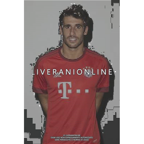 firo : Fußball,Fussball : 16.07.2015 1.Bundesliga, Saison 2015/2016 Bayern München, Muenchen, Offizieller Fototermin des FC Bayern München, Javier Martinez ( München, Muenchen ), halbe Figur, Gestik $worldrightsEs gelten unsere AGB, einsehbar auf www.firosportphoto.de copyright by firo sportphoto: Coesfelder Str. 207 D- 48249 Dülmen www.firosportphoto.de mail@firosportphoto.de (V o l k s b a n k B o c h u m - W i t t e n ) BLZ.: 430 601 29 Kt. Nr.: 341 117 100 Tel: +49-2594 - 9916004 Fax: +49-2594 - 9916005 AG ALDO LIVERANI SAS ONLY ITALY
