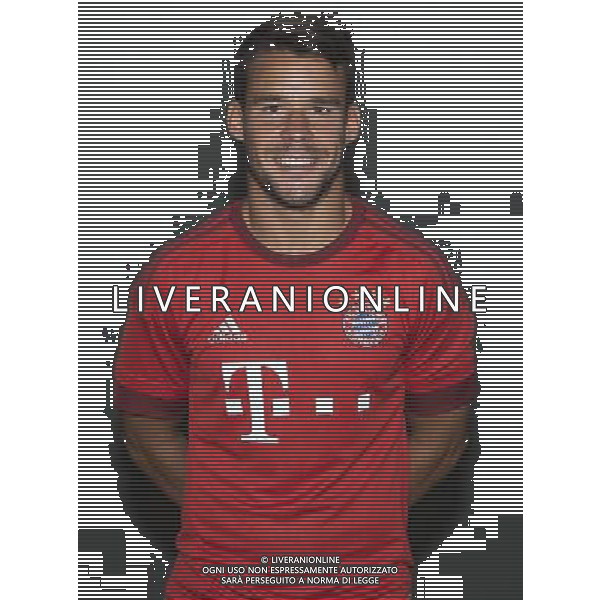firo : Fußball,Fussball : 16.07.2015 1.Bundesliga, Saison 2015/2016 Bayern München, Muenchen, Offizieller Fototermin des FC Bayern München, Juan Bernat ( München, Muenchen ), halbe Figur, Gestik $worldrightsEs gelten unsere AGB, einsehbar auf www.firosportphoto.de copyright by firo sportphoto: Coesfelder Str. 207 D- 48249 Dülmen www.firosportphoto.de mail@firosportphoto.de (V o l k s b a n k B o c h u m - W i t t e n ) BLZ.: 430 601 29 Kt. Nr.: 341 117 100 Tel: +49-2594 - 9916004 Fax: +49-2594 - 9916005 AG ALDO LIVERANI SAS ONLY ITALY