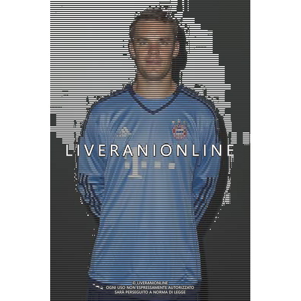 firo : Fu§ball,Fussball : 16.07.2015 1.Bundesliga, Saison 2015/2016 Bayern MŸnchen, Muenchen, Offizieller Fototermin des FC Bayern MŸnchen, Manuel Neuer ( MŸnchen, Muenchen ) $worldrightsEs gelten unsere AGB, einsehbar auf www.firosportphoto.de copyright by firo sportphoto: Coesfelder Str. 207 D- 48249 DŸlmen www.firosportphoto.de mail@firosportphoto.de (V o l k s b a n k B o c h u m - W i t t e n ) BLZ.: 430 601 29 Kt. Nr.: 341 117 100 Tel: +49-2594 - 9916004 Fax: +49-2594 - 9916005 AG ALDO LIVERANI SAS ONLY ITALY