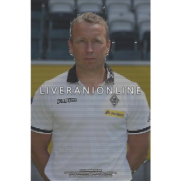 firo : 10.07.2015 Fu§ball, 1.Bundesliga,Saison 2015/2016 VfL Borussia Mšnchengladbach, Gladbach, Fototermin, Portraittermin, Co-Trainer Frank GEIDECK, Portrait $worldrights,Es gelten unsere AGB, einsehbar auf www.firosportphoto.de, copyright by firo sportphoto: Coesfelder Str. 207 D-48249 DŸlmen www.firosportphoto.de mail@firosportphoto.de (V o l k s b a n k B o c h u m - W i t t e n ) BLZ.: 430 601 29 Kt. Nr.: 341 117 100 Tel:Ê +49-2594-9916004 Fax:Ê+49-2594-9916005