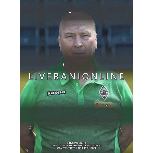 firo : 10.07.2015 FuÃŸball, 1.Bundesliga,Saison 2015/2016 VfL Borussia MÃ¶nchengladbach, Gladbach, Fototermin, Portraittermin, Betreuer Rolf HÃœLSWITT, Portrait $worldrights,Es gelten unsere AGB, einsehbar auf www.firosportphoto.de, copyright by firo sportphoto: Coesfelder Str. 207 D-48249 DÃ¼lmen www.firosportphoto.de mail@firosportphoto.de (V o l k s b a n k B o c h u m - W i t t e n ) BLZ.: 430 601 29 Kt. Nr.: 341 117 100 Tel:Â  +49-2594-9916004 Fax:Â +49-2594-9916005