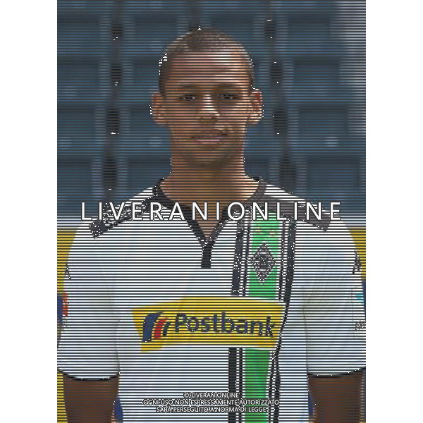 firo : 10.07.2015 Fu§ball, 1.Bundesliga,Saison 2015/2016 VfL Borussia Mšnchengladbach, Gladbach, Fototermin, Portraittermin, Djibril SOW, Portrait $worldrights,Es gelten unsere AGB, einsehbar auf www.firosportphoto.de, copyright by firo sportphoto: Coesfelder Str. 207 D-48249 DŸlmen www.firosportphoto.de mail@firosportphoto.de (V o l k s b a n k B o c h u m - W i t t e n ) BLZ.: 430 601 29 Kt. Nr.: 341 117 100 Tel:Ê +49-2594-9916004 Fax:Ê+49-2594-9916005