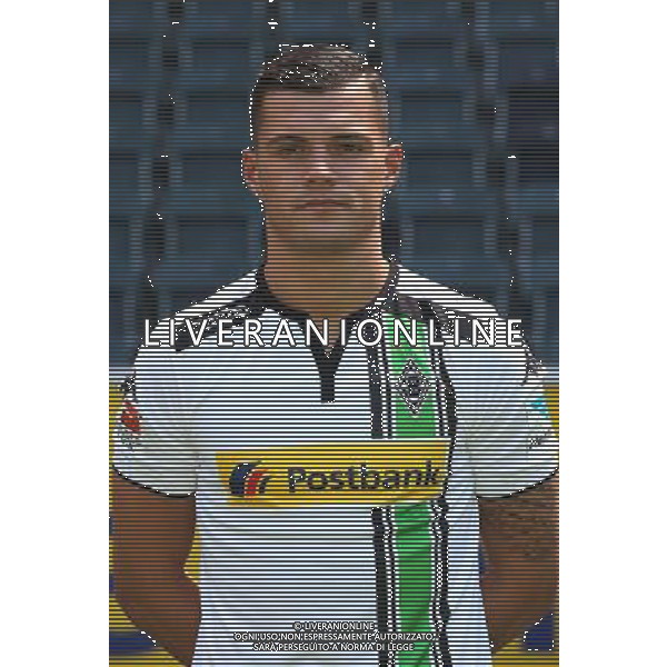firo : 10.07.2015 Fu§ball, 1.Bundesliga,Saison 2015/2016 VfL Borussia Mšnchengladbach, Gladbach, Fototermin, Portraittermin, Granit XHAKA, Portrait $worldrights,Es gelten unsere AGB, einsehbar auf www.firosportphoto.de, copyright by firo sportphoto: Coesfelder Str. 207 D-48249 DŸlmen www.firosportphoto.de mail@firosportphoto.de (V o l k s b a n k B o c h u m - W i t t e n ) BLZ.: 430 601 29 Kt. Nr.: 341 117 100 Tel:Ê +49-2594-9916004 Fax:Ê+49-2594-9916005