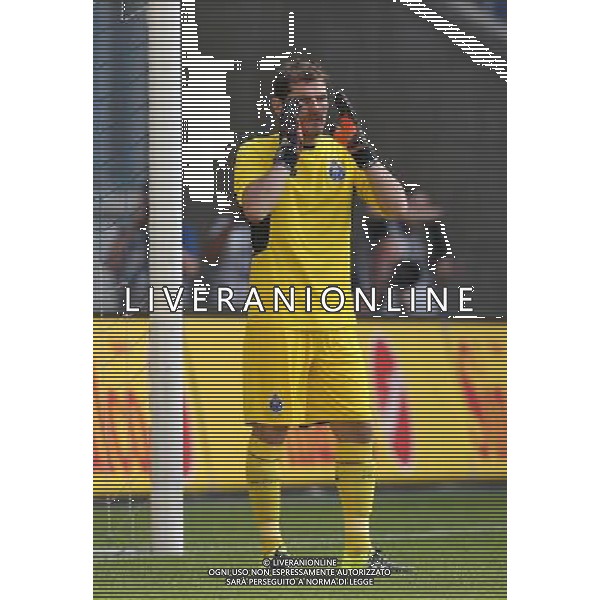 firo : 18.07.2015 Fu§ball, 2.Bundesliga,Saison 2015/2016 Testspiel, MSV Duisburg - FC Porto Torwart Iker CASILLAS, Porto, Gestik $worldrights,Es gelten unsere AGB, einsehbar auf www.firosportphoto.de, copyright by firo sportphoto: Coesfelder Str. 207 D-48249 DŸlmen www.firosportphoto.de mail@firosportphoto.de (V o l k s b a n k B o c h u m - W i t t e n ) BLZ.: 430 601 29 Kt. Nr.: 341 117 100 Tel:Ê +49-2594-9916004 Fax:Ê+49-2594-9916005 ONLY ITALY-AG ALDO LIVERANI SAS