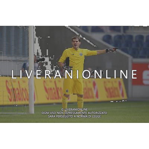 firo : 18.07.2015 Fu§ball, 2.Bundesliga,Saison 2015/2016 Testspiel, MSV Duisburg - FC Porto Torwart Iker CASILLAS, Porto, Gestik $worldrights,Es gelten unsere AGB, einsehbar auf www.firosportphoto.de, copyright by firo sportphoto: Coesfelder Str. 207 D-48249 DŸlmen www.firosportphoto.de mail@firosportphoto.de (V o l k s b a n k B o c h u m - W i t t e n ) BLZ.: 430 601 29 Kt. Nr.: 341 117 100 Tel:Ê +49-2594-9916004 Fax:Ê+49-2594-9916005 ONLY ITALY-AG ALDO LIVERANI SAS