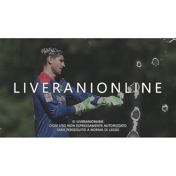firo FuÃŸball,Fussball, 11.07.2015 1. Bundesliga Saison 2015/2016 FC Wunstdorf - Hannover 96 Hannover, Philipp Tschauner, Einzelaktion $worldrightsEs gelten unsere AGB, einsehbar auf www.firosportphoto.de copyright by firo sportphoto: Coesfelder Str. 207 D- 48249 DÃ¼lmen www.firosportphoto.de mail@firosportphoto.de (V o l k s b a n k B o c h u m - W i t t e n ) BLZ.: 430 601 29 Kt. Nr.: 341 117 100 Tel: +49-2594 - 9916004 Fax: +49-2594 - 9916005 AG ALDO LIVERANI SAS ONLY ITALY