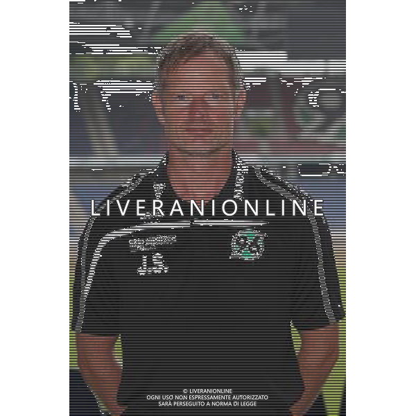 FuÃŸball, firo : 13.07.2015 1.BL, 1.Bundesliga, Saison 2015/2016, Hannover 96, Mannschaftsfoto, Fototermin, Portraits, Portraitfotos, Torwarttrainer JÃ¶rg Sievers, $worldrightsEs gelten unsere AGB, einsehbar auf www.firosportphoto.de, copyright by firo sportphoto: Coesfelder Str. 207 D-48249 DÃ¼lmen www.firosportphoto.de mail@firosportphoto.de (V o l k s b a n k B o c h u m - W i t t e n ) BLZ.: 430 601 29 Kt. Nr.: 341 117 100 Tel:Â  +49-2594-9916004 Fax:Â +49-2594-9916005 AG ALDO LIVERANI SAS ONLY ITALY