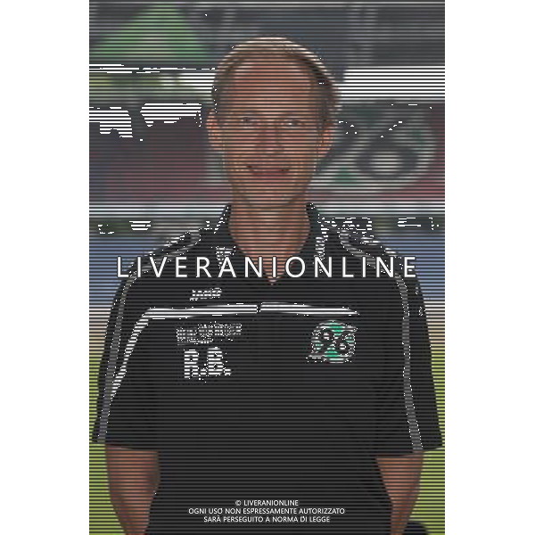 FuÃŸball, firo : 13.07.2015 1.BL, 1.Bundesliga, Saison 2015/2016, Hannover 96, Mannschaftsfoto, Fototermin, Portraits, Portraitfotos, Physiotherapeut Ralf Blume, $worldrightsEs gelten unsere AGB, einsehbar auf www.firosportphoto.de, copyright by firo sportphoto: Coesfelder Str. 207 D-48249 DÃ¼lmen www.firosportphoto.de mail@firosportphoto.de (V o l k s b a n k B o c h u m - W i t t e n ) BLZ.: 430 601 29 Kt. Nr.: 341 117 100 Tel:Â  +49-2594-9916004 Fax:Â +49-2594-9916005 AG ALDO LIVERANI SAS ONLY ITALY