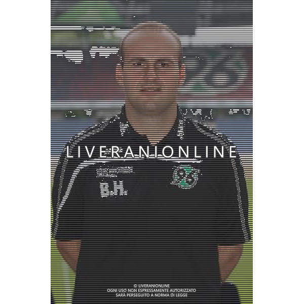 FuÃŸball, firo : 13.07.2015 1.BL, 1.Bundesliga, Saison 2015/2016, Hannover 96, Mannschaftsfoto, Fototermin, Portraits, Portraitfotos, Zeugwart Benjamin Hauptmann, $worldrightsEs gelten unsere AGB, einsehbar auf www.firosportphoto.de, copyright by firo sportphoto: Coesfelder Str. 207 D-48249 DÃ¼lmen www.firosportphoto.de mail@firosportphoto.de (V o l k s b a n k B o c h u m - W i t t e n ) BLZ.: 430 601 29 Kt. Nr.: 341 117 100 Tel:Â  +49-2594-9916004 Fax:Â +49-2594-9916005 AG ALDO LIVERANI SAS ONLY ITALY