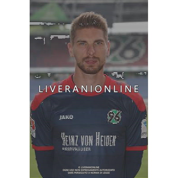 FuÃŸball, firo : 13.07.2015 1.BL, 1.Bundesliga, Saison 2015/2016, Hannover 96, Mannschaftsfoto, Fototermin, Portraits, Portraitfotos, Ron-Robert Zieler, Hannover 96, $worldrightsEs gelten unsere AGB, einsehbar auf www.firosportphoto.de, copyright by firo sportphoto: Coesfelder Str. 207 D-48249 DÃ¼lmen www.firosportphoto.de mail@firosportphoto.de (V o l k s b a n k B o c h u m - W i t t e n ) BLZ.: 430 601 29 Kt. Nr.: 341 117 100 Tel:Â  +49-2594-9916004 Fax:Â +49-2594-9916005 AG ALDO LIVERANI SAS ONLY ITALY