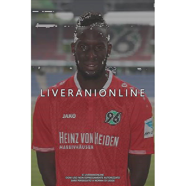 FuÃŸball, firo : 13.07.2015 1.BL, 1.Bundesliga, Saison 2015/2016, Hannover 96, Mannschaftsfoto, Fototermin, Portraits, Portraitfotos, Salif Sane, Hannover 96, $worldrightsEs gelten unsere AGB, einsehbar auf www.firosportphoto.de, copyright by firo sportphoto: Coesfelder Str. 207 D-48249 DÃ¼lmen www.firosportphoto.de mail@firosportphoto.de (V o l k s b a n k B o c h u m - W i t t e n ) BLZ.: 430 601 29 Kt. Nr.: 341 117 100 Tel:Â  +49-2594-9916004 Fax:Â +49-2594-9916005 AG ALDO LIVERANI SAS ONLY ITALY