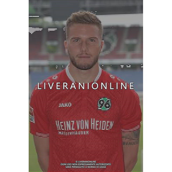 FuÃŸball, firo : 13.07.2015 1.BL, 1.Bundesliga, Saison 2015/2016, Hannover 96, Mannschaftsfoto, Fototermin, Portraits, Portraitfotos, Andre Hoffmann, Hannover 96, $worldrightsEs gelten unsere AGB, einsehbar auf www.firosportphoto.de, copyright by firo sportphoto: Coesfelder Str. 207 D-48249 DÃ¼lmen www.firosportphoto.de mail@firosportphoto.de (V o l k s b a n k B o c h u m - W i t t e n ) BLZ.: 430 601 29 Kt. Nr.: 341 117 100 Tel:Â  +49-2594-9916004 Fax:Â +49-2594-9916005 AG ALDO LIVERANI SAS ONLY ITALY