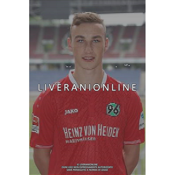 FuÃŸball, firo : 13.07.2015 1.BL, 1.Bundesliga, Saison 2015/2016, Hannover 96, Mannschaftsfoto, Fototermin, Portraits, Portraitfotos, Mike-Steven BÃ¤hre, Hannover 96, $worldrightsEs gelten unsere AGB, einsehbar auf www.firosportphoto.de, copyright by firo sportphoto: Coesfelder Str. 207 D-48249 DÃ¼lmen www.firosportphoto.de mail@firosportphoto.de (V o l k s b a n k B o c h u m - W i t t e n ) BLZ.: 430 601 29 Kt. Nr.: 341 117 100 Tel:Â  +49-2594-9916004 Fax:Â +49-2594-9916005 AG ALDO LIVERANI SAS ONLY ITALY