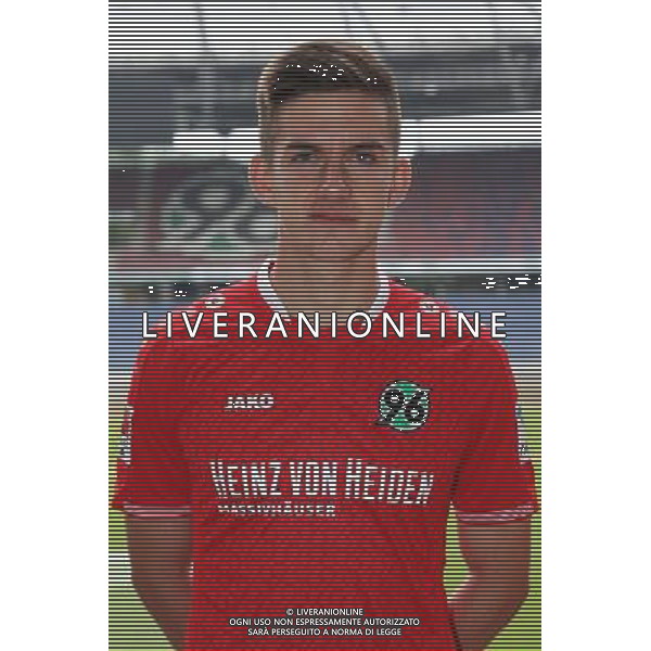 FuÃŸball, firo : 13.07.2015 1.BL, 1.Bundesliga, Saison 2015/2016, Hannover 96, Mannschaftsfoto, Fototermin, Portraits, Portraitfotos, Valmir Sulejmani, Hannover 96, $worldrightsEs gelten unsere AGB, einsehbar auf www.firosportphoto.de, copyright by firo sportphoto: Coesfelder Str. 207 D-48249 DÃ¼lmen www.firosportphoto.de mail@firosportphoto.de (V o l k s b a n k B o c h u m - W i t t e n ) BLZ.: 430 601 29 Kt. Nr.: 341 117 100 Tel:Â  +49-2594-9916004 Fax:Â +49-2594-9916005 AG ALDO LIVERANI SAS ONLY ITALY