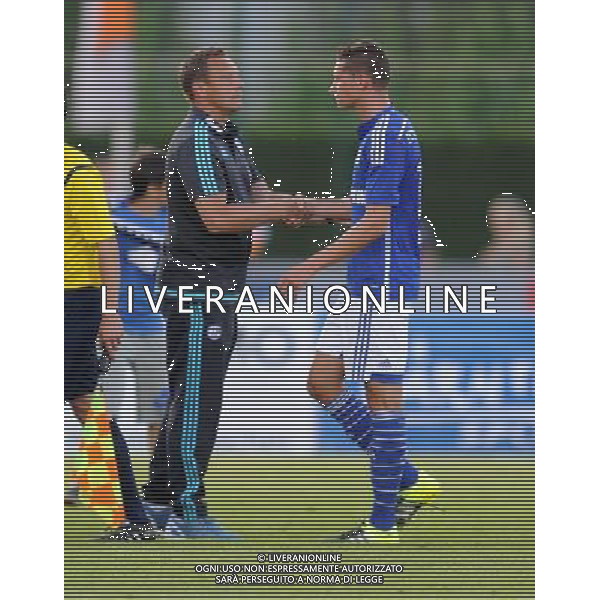 firo Fu§ball,Fussball, 10.07.2015 1. Bundesliga Saison 2015/2016 Vorbereitung, Trainingslager, FC Schalke 04, in Velden …sterreich, Testspiel, Test, RZ Pellets WAC, Wolfsberg - FC Schalke 04 10.07.2015 ganze Figur, Gestik, Trainer, Schalke, Andre Breitenreiter, rechts, Julian Draxler, Schalke, $worldrightsEs gelten unsere AGB, einsehbar auf www.firosportphoto.de copyright by firo sportphoto: Coesfelder Str.207 48249 DŸlmen www.firosportphoto.de mail@firosportphoto.de (V o l k s b a n k B o c h u m - W i t t e n ) BLZ.: 430 601 29 Kt. Nr.: 341 117 100 Tel:Ê 02594 - 9916004 Fax:Ê02594 - 9916005 AG ALDO LIVERANI SAS ONLY ITALY