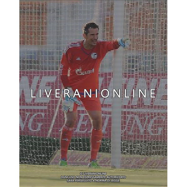 firo Fu§ball,Fussball, 10.07.2015 1. Bundesliga Saison 2015/2016 Vorbereitung, Trainingslager, FC Schalke 04, in Velden …sterreich, Testspiel, Test, RZ Pellets WAC, Wolfsberg - FC Schalke 04 10.07.2015 ganze Figur, Gestik, Michael Gspurning, Schalke, $worldrightsEs gelten unsere AGB, einsehbar auf www.firosportphoto.de copyright by firo sportphoto: Coesfelder Str.207 48249 DŸlmen www.firosportphoto.de mail@firosportphoto.de (V o l k s b a n k B o c h u m - W i t t e n ) BLZ.: 430 601 29 Kt. Nr.: 341 117 100 Tel:Ê 02594 - 9916004 Fax:Ê02594 - 9916005 AG ALDO LIVERANI SAS ONLY ITALY