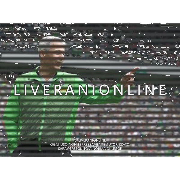 firo : 12.07.2015 Fu§ball, 1.Bundesliga,Saison 2015/2016 TELEKOM-CUP 2015, Telekom Cup 2015, Borussia Mšnchengladbach Trainer Lucien FAVRE, Gestik $worldrights,Es gelten unsere AGB, einsehbar auf www.firosportphoto.de, copyright by firo sportphoto: Coesfelder Str. 207 D-48249 DŸlmen www.firosportphoto.de mail@firosportphoto.de (V o l k s b a n k B o c h u m - W i t t e n ) BLZ.: 430 601 29 Kt. Nr.: 341 117 100 Tel:Ê +49-2594-9916004 Fax:Ê+49-2594-9916005 AG ALDO LIVERANI SAS ONLY ITALY