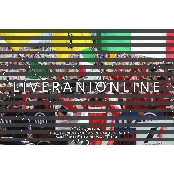 Race winner Sebastian Vettel (GER) Ferrari celebrates in parc ferme. 26.07.2015. Formula 1 World Championship, Rd 10, Hungarian Grand Prix, Budapest, Hungary, Race Day. AG ALDO LIVERANI SAS ONLY ITALY