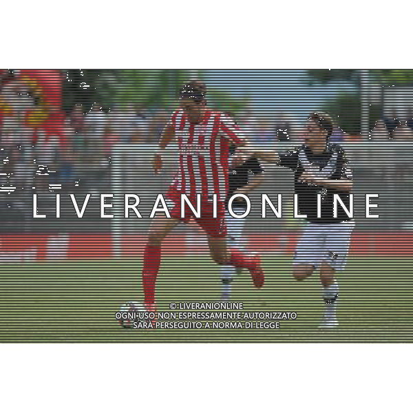 Lugano (Svizzera) 26-07-2015 Stadio Cornaredo Super League campionato svizzero Lugano vs Thun nella foto Simone Rapp (Thun) SX e Mario Piccinocchi (Lugano) DX foto Roberto Garavaglia - ag. Aldo Liverani sas