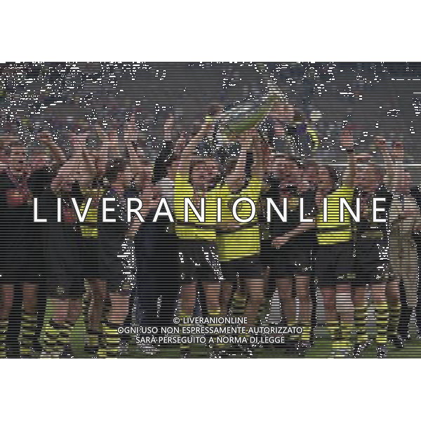 MONACO 28-05-1997 FINALE DI CHAMPIONS LEAGUE BORUSSIA DORTMUND-JUVENTUS NELLAFOTO IL BORUSSIA DORTMUND FESTEGGIA LA COPPA DEI CAMPIONI AG ALDO LIVERANI SAS