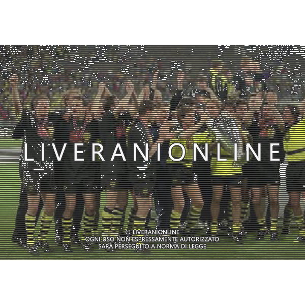 MONACO 28-05-1997 FINALE DI CHAMPIONS LEAGUE BORUSSIA DORTMUND-JUVENTUS NELLAFOTO IL BORUSSIA DORTMUND FESTEGGIA LA COPPA DEI CAMPIONI AG ALDO LIVERANI SAS