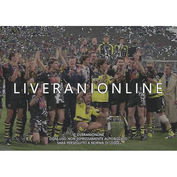 MONACO 28-05-1997 FINALE DI CHAMPIONS LEAGUE BORUSSIA DORTMUND-JUVENTUS NELLAFOTO IL BORUSSIA DORTMUND FESTEGGIA LA COPPA DEI CAMPIONI AG ALDO LIVERANI SAS