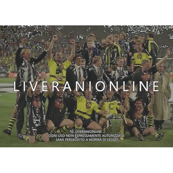 MONACO 28-05-1997 FINALE DI CHAMPIONS LEAGUE BORUSSIA DORTMUND-JUVENTUS NELLAFOTO IL BORUSSIA DORTMUND FESTEGGIA LA COPPA DEI CAMPIONI AG ALDO LIVERANI SAS