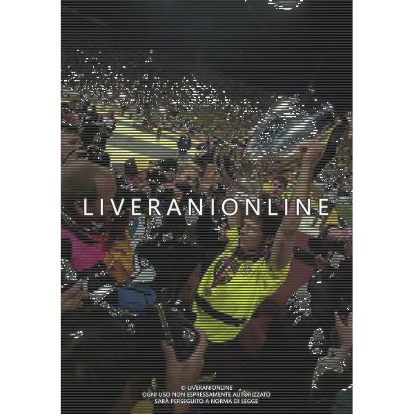 MONACO 28-05-1997 FINALE DI CHAMPIONS LEAGUE BORUSSIA DORTMUND-JUVENTUS NELLAFOTO ANDREAS MOLLER CON LA COPPA DEI CAMPIONI AG ALDO LIVERANI SAS