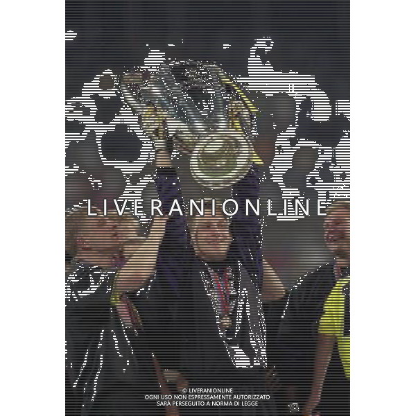 MONACO 28-05-1997 FINALE DI CHAMPIONS LEAGUE BORUSSIA DORTMUND-JUVENTUS NELLA FOTO KLOS CON LA COPPA DEI CAMPIONI AG ALDO LIVERANI SAS