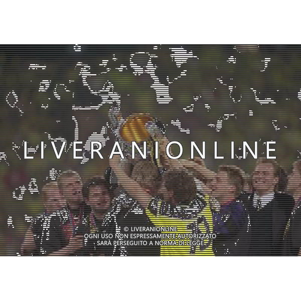 MONACO 28-05-1997 FINALE DI CHAMPIONS LEAGUE BORUSSIA DORTMUND-JUVENTUS NELLA FOTO BORUSSIA DORTMUND FESTEGGIA LA COPPA DEI CAMPIONI AG ALDO LIVERANI SAS