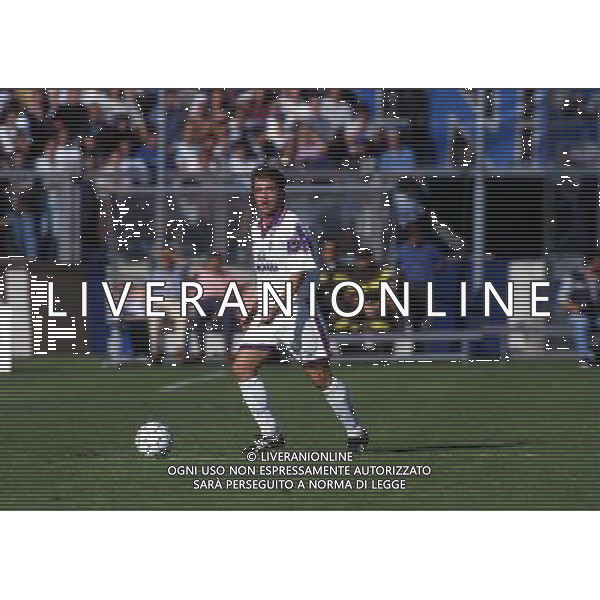 RETROSPETTIVA GIOVANNI PIACENTINI CALCIATORE NELLA FOTO GIOVANNI PIACENTINI CON LA MAGLIA DELLA FIORENTINA AG ALDO LIVERANI SAS