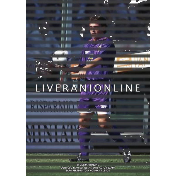 RETROSPETTIVA GIOVANNI PIACENTINI CALCIATORE NELLA FOTO GIOVANNI PIACENTINI CON LA MAGLIA DELLA FIORENTINA AG ALDO LIVERANI SAS