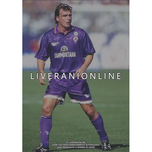 RETROSPETTIVA GIOVANNI PIACENTINI CALCIATORE NELLA FOTO GIOVANNI PIACENTINI CON LA MAGLIA DELLA FIORENTINA AG ALDO LIVERANI SAS