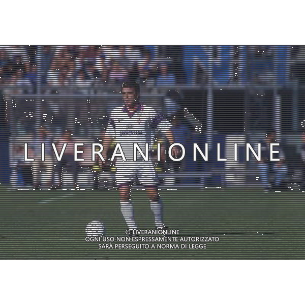 RETROSPETTIVA GIOVANNI PIACENTINI CALCIATORE NELLA FOTO GIOVANNI PIACENTINI CON LA MAGLIA DELLA FIORENTINA AG ALDO LIVERANI SAS